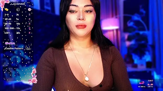 Thalia Cambridge online show from 11.13.25