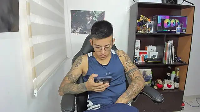 Snapshot of SIXXTOLOVE18 chatting on 03.06.25 SIXXTOLOVE18 online show from 03.06.25