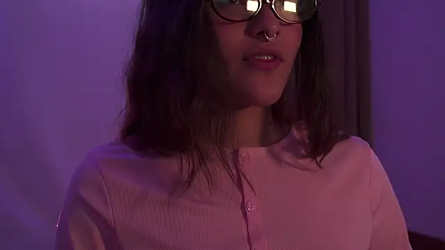 Snapshot of HannaMoom chatting on 11.15.25 HannaMoom online show from 11.15.25