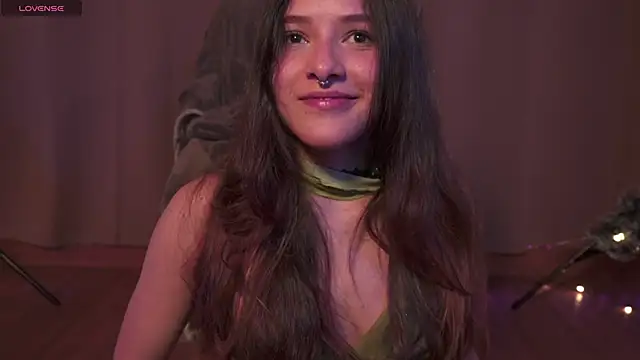 Snapshot of HannaMoom chatting on 12.15.25 HannaMoom online show from 12.15.25