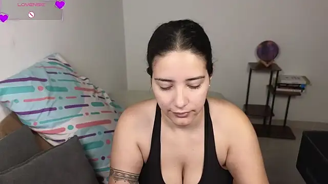 Snapshot of blue__moon_ chatting on 03.02.26 blue moon online show from 03.02.26