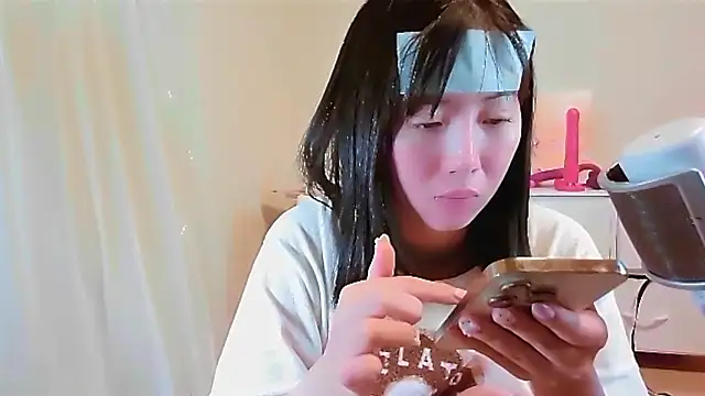 Snapshot of MOMO_ROSE chatting on 10.03.25 MOMO ROSE online show from 10.03.25