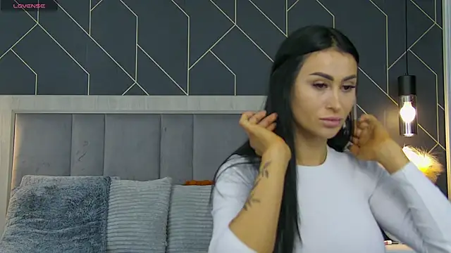 EmyLaveau online show from 03.23.26