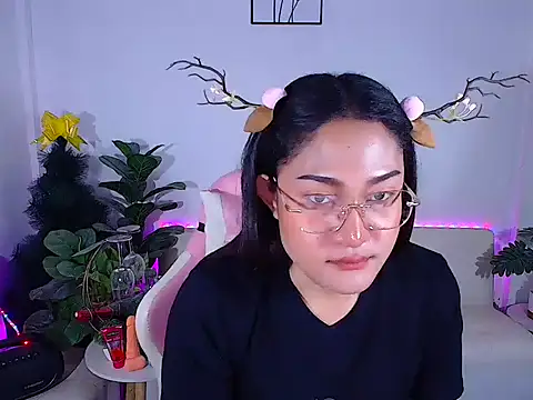 Snapshot of plysaithailand chatting on 12.20.25 plysaithailand online show from 12.20.25