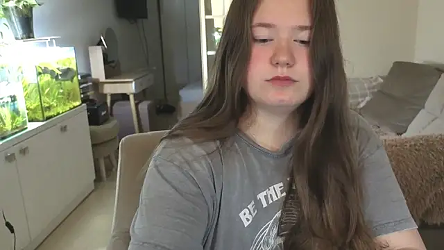 remirann  online show from 11.02.25