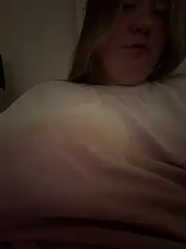 Snapshot of remirann_ chatting on 07.17.26 remirann online show from 07.17.26