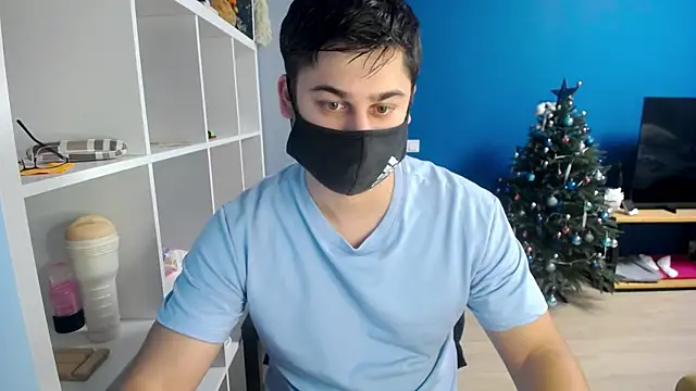Snapshot of Tomguys chatting on 01.12.25 Tomguys online show from 01.12.25