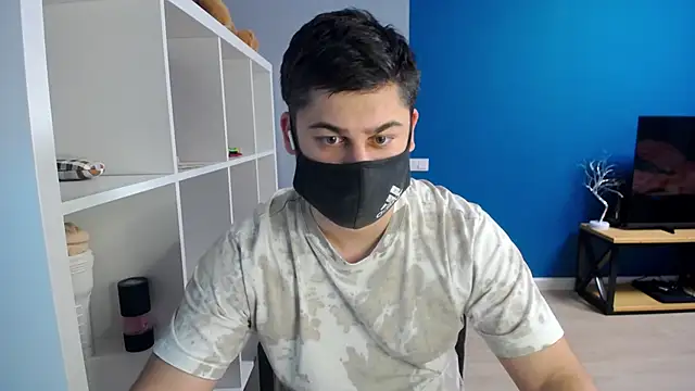 Snapshot of Tomguys chatting on 03.17.25 Tomguys online show from 03.17.25