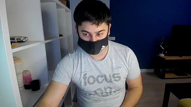 Snapshot of Tomguys chatting on 03.21.25 Tomguys online show from 03.21.25