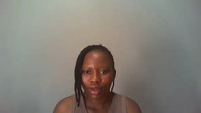 Snapshot of Sweetslender chatting on 02.25.26 Sweetslender online show from 02.25.26