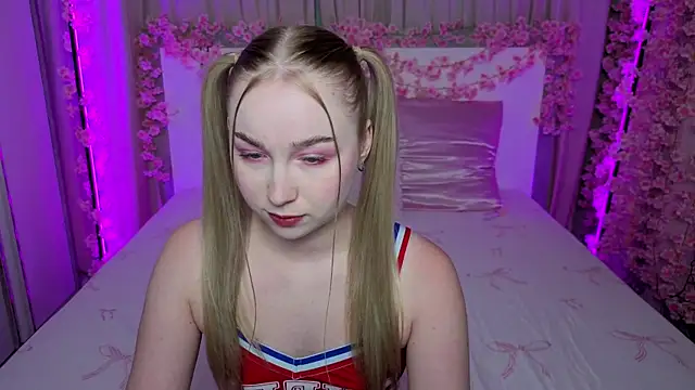 Snapshot of LilyStarlight chatting on 06.29.26 LilyStarlight online show from 06.29.26