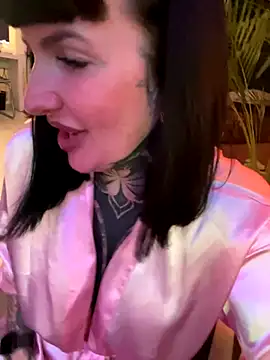 Snapshot of InkedBiitch chatting on 12.03.24 InkedBiitch online show from 12.03.24