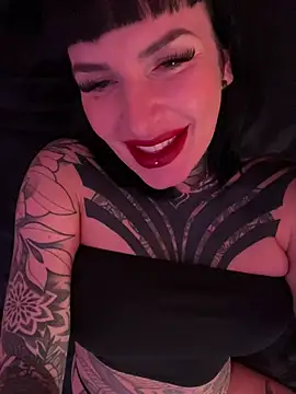Snapshot of InkedBiitch chatting on 12.13.24 InkedBiitch online show from 12.13.24