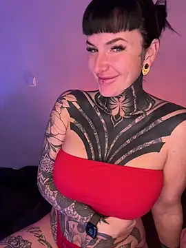Snapshot of InkedBiitch chatting on 12.14.24 InkedBiitch online show from 12.14.24