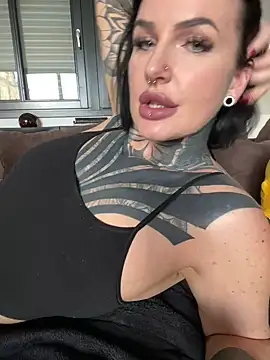 Snapshot of InkedBiitch chatting on 02.23.25 InkedBiitch online show from 02.23.25