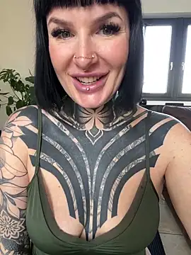 Snapshot of InkedBiitch chatting on 03.02.25 InkedBiitch online show from 03.02.25