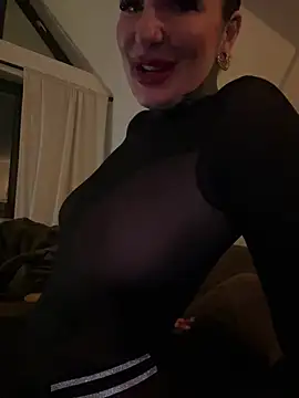Snapshot of InkedBiitch chatting on 03.17.25 InkedBiitch online show from 03.17.25
