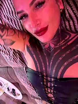 Snapshot of InkedBiitch chatting on 09.14.25 InkedBiitch online show from 09.14.25