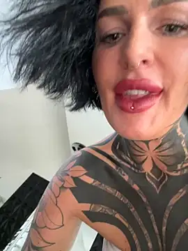 Snapshot of InkedBiitch chatting on 10.14.25 InkedBiitch online show from 10.14.25