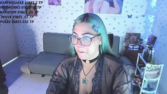 Snapshot of OnlyBluex chatting on 01.14.25 OnlyBluex online show from 01.14.25