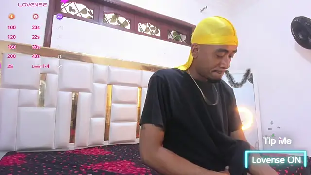 Kylieandjhonny online show from 12.24.24