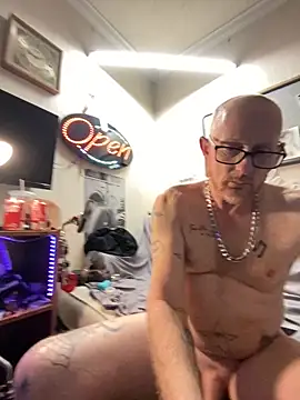 Snapshot of WhiteChocalate_69 chatting on 03.22.25 WhiteChocalate 69 online show from 03.22.25