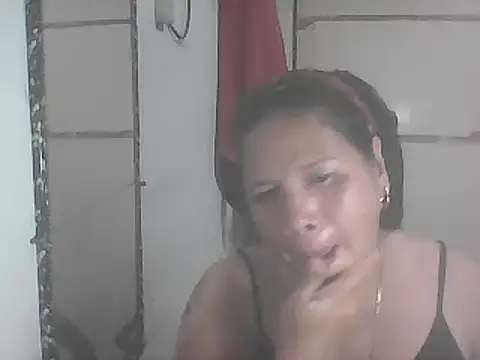 Snapshot of hotwet_mama4uxx chatting on 02.03.25 hotwet mama4uxx online show from 02.03.25