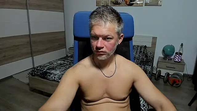 Snapshot of RobbyShawz chatting on 07.15.26 RobbyShawz online show from 07.15.26