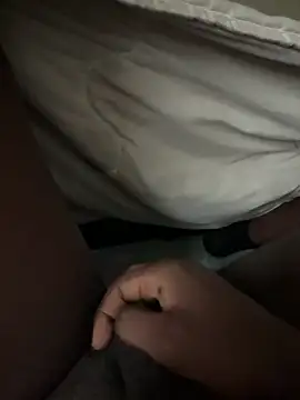 Snapshot of Hmmmtachatte2 chatting on 10.19.25 Hmmmtachatte2 online show from 10.19.25