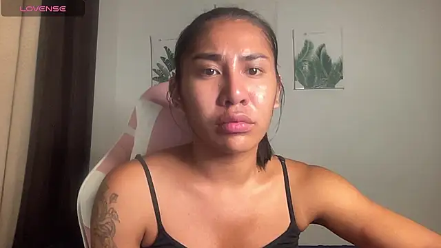 Snapshot of Alaia_Pope chatting on 06.19.26 Alaia Pope online show from 06.19.26