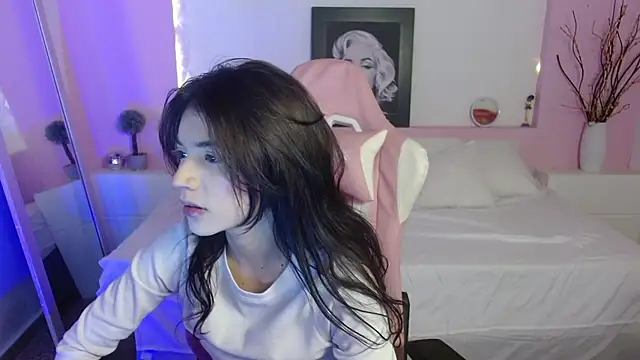 Snapshot of Sweetcristin chatting on 05.04.26 Sweetcristin online show from 05.04.26