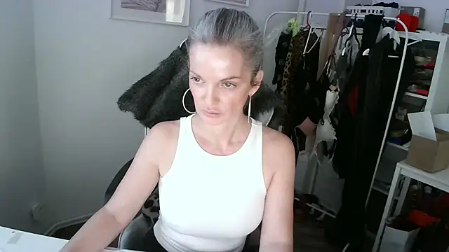 Sabdeluxe online show from 01.21.25