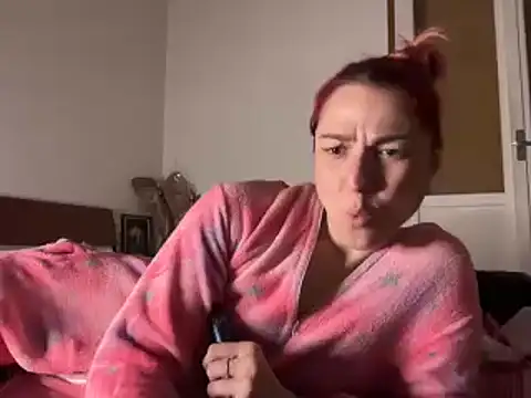 Nikky Divine online show from 12.02.24