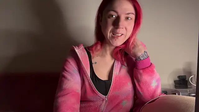 Nikky Divine online show from 01.04.25