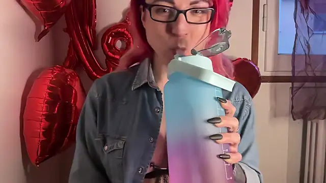 Nikky Divine online show from 02.27.25