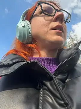 Nikky Divine online show from 03.24.26