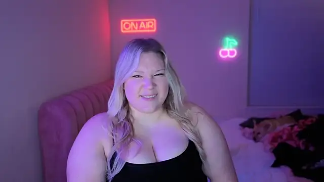 PiggyRose online show from 01.08.26