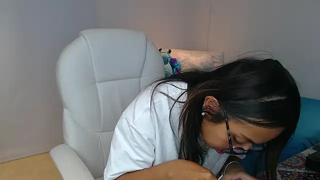 Gabi morales online show from 02.10.25