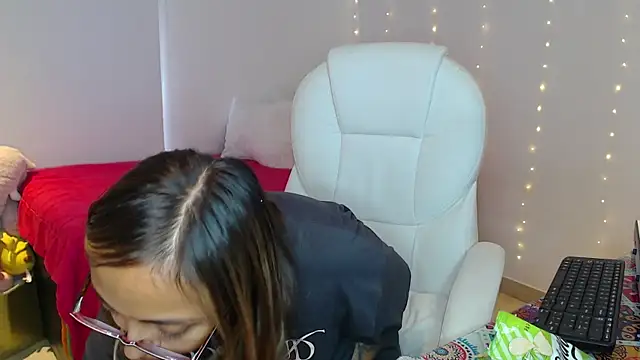 Gabi morales online show from 10.27.25