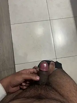 Snapshot of luciferdxm5 chatting on 11.15.25 luciferdxm5 online show from 11.15.25