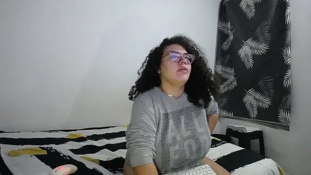 mabigomez00 online show from 05.15.26