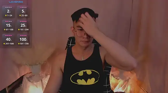 Snapshot of 000batman000 chatting on 12.11.24 000batman000 online show from 12.11.24