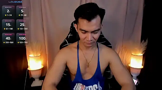 Snapshot of 000batman000 chatting on 01.28.25 000batman000 online show from 01.28.25