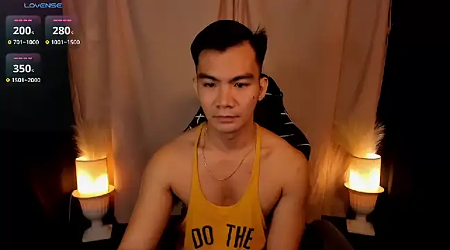 Snapshot of 000batman000 chatting on 02.05.25 000batman000 online show from 02.05.25