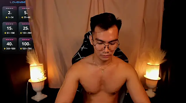 Snapshot of 000batman000 chatting on 02.20.25 000batman000 online show from 02.20.25