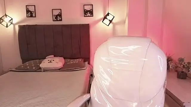 Catalinaa martinez online show from 10.13.25