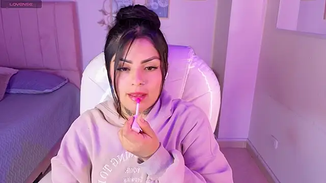 Catalinaa martinez online show from 11.23.25