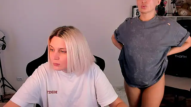 hotblonds online show from 12.21.25