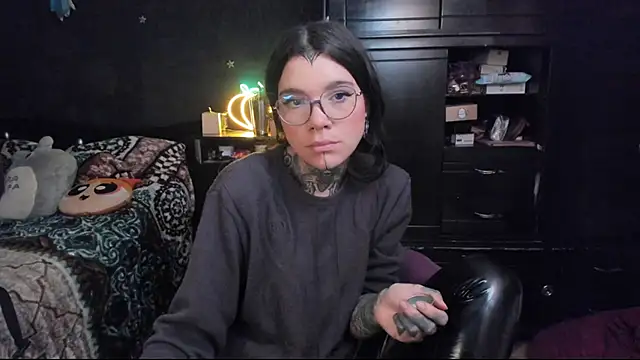 Lilmarieee online show from 02.13.25