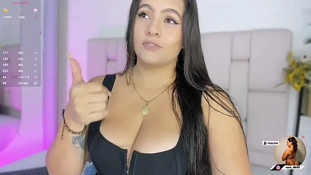 nataly clark  online show from 10.03.25